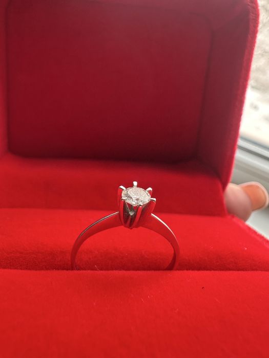 Кольцо с бриллиантом 0,3 карат  Белое золото 750 пробы