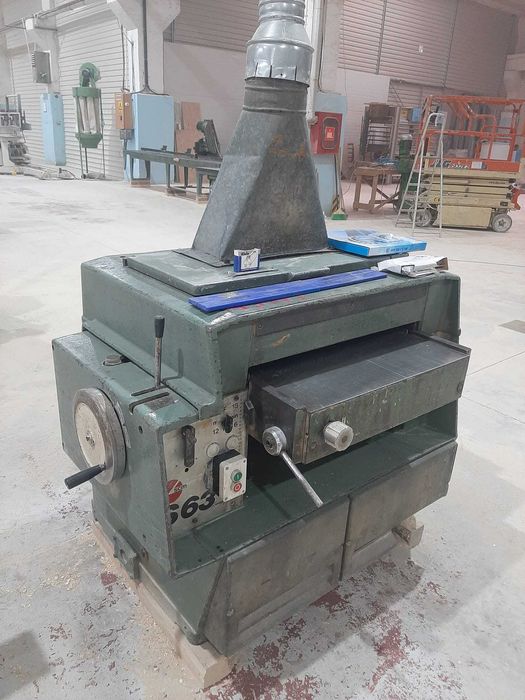 Masina de rindeluit in grosime