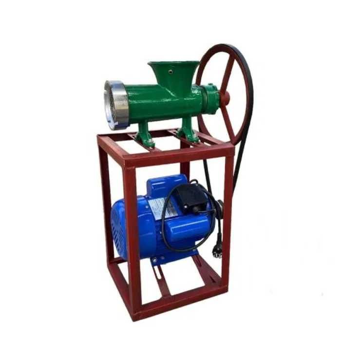 Чугунена месомелачка 32-ри номер с електромотор и стойка