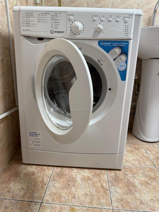 Стиральная машина рабочая