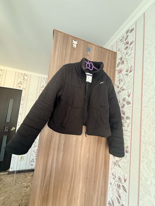 Куртка срочно продаю Reebok