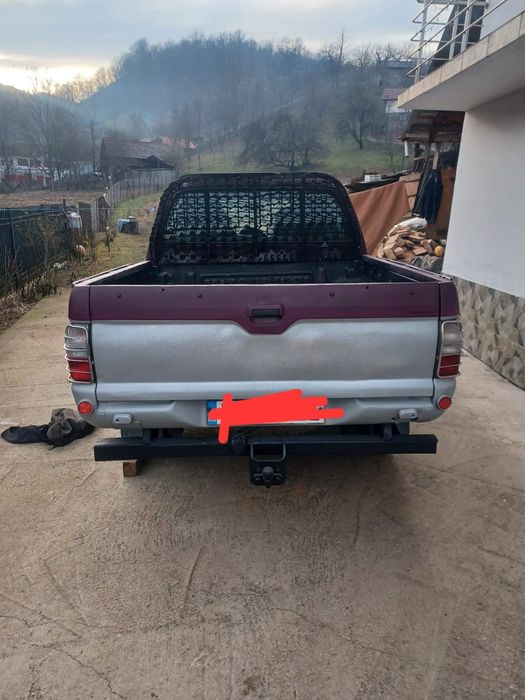 Mitsubishi l200 an 2003