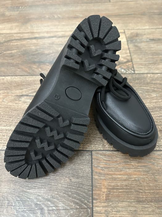 Продам женские туфли