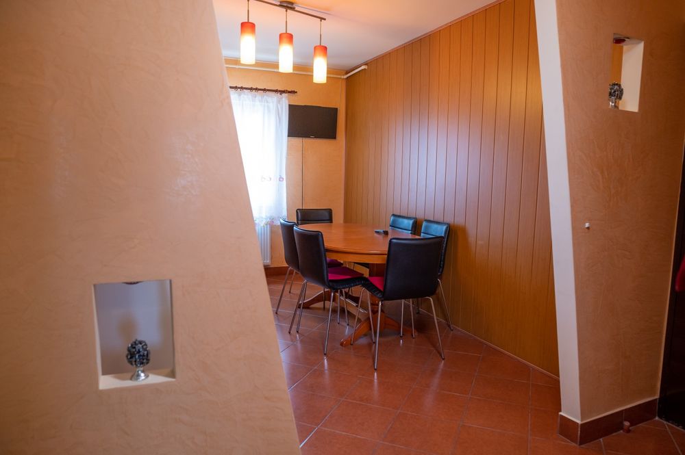 Apartament Spatios 3 Camere de Închiriat    Loc de Parcare INCLUS