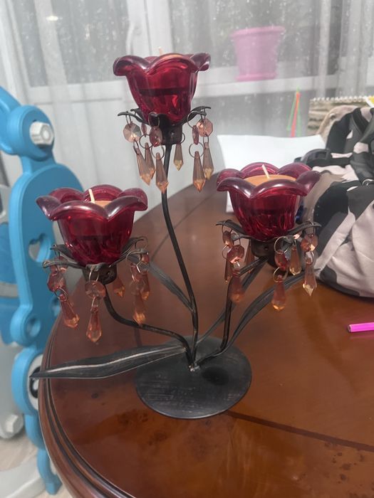 подсвечница со свечами