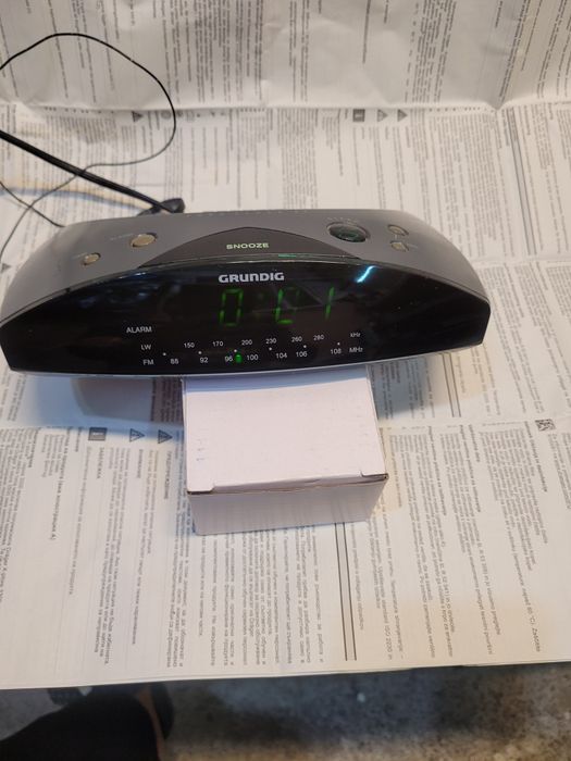 Vand radio cu ceas