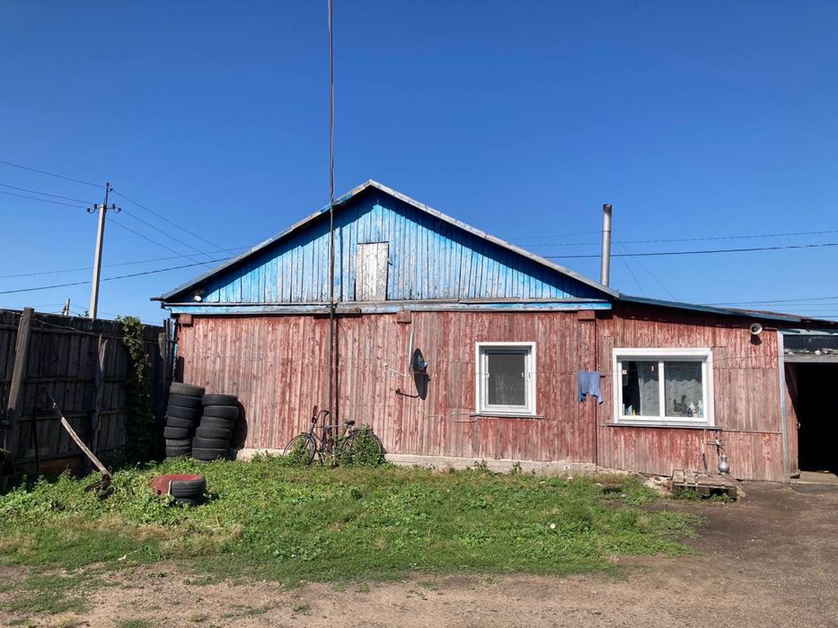 Продается дом в центре с. Явленки