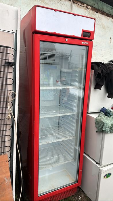 Продам витрины холодильники