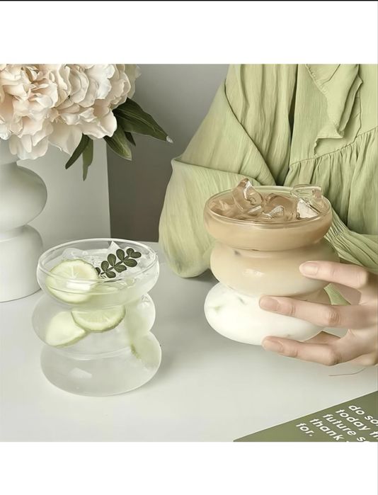 стильные стеклянные стаканы