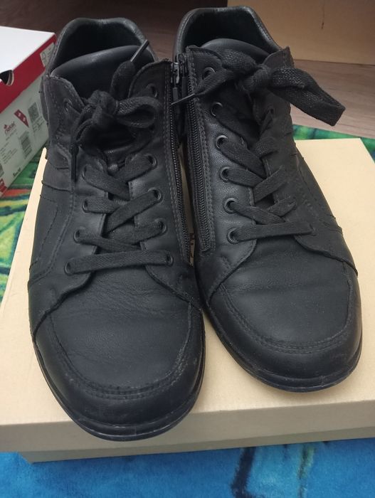 Продается ботинка кожа,размер 43