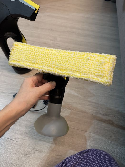 Продам стеклоочиститель Karcher в отличном состояний