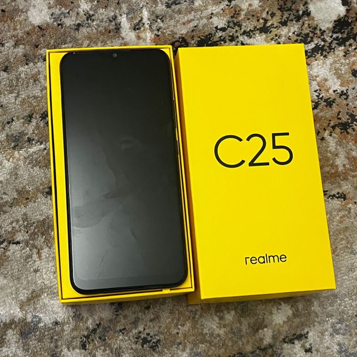 Телефон Realme C25