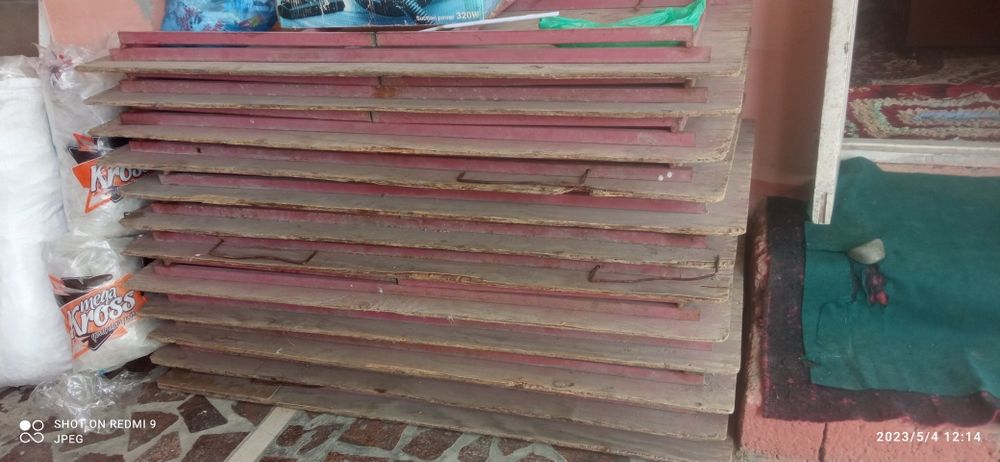 Stol  ( doska parta ) sotiladi 12 dona. 8kishilik. 6kishiga ham boʻlad