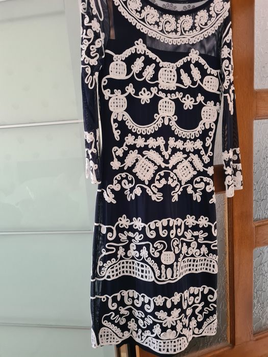 Rochie dantela cusuta relief Phase Eight