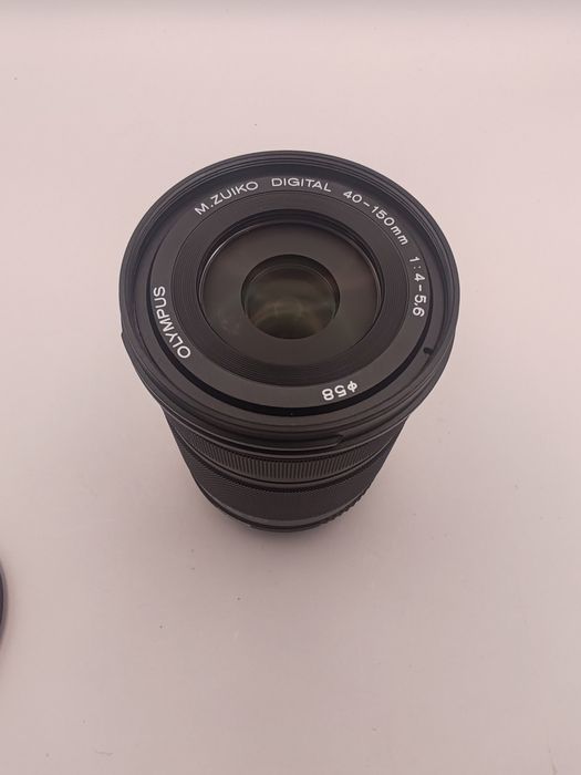 Kit complet Olympus e-m10 II cu obiective, 45mm, 14-42mm și 40-150mm