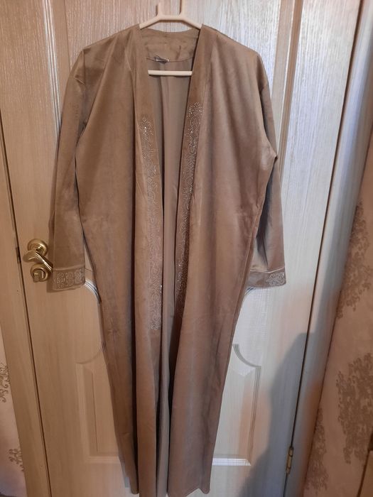 Шапан кремового цвета