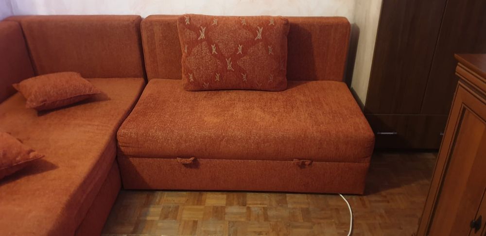 Canapea extensibilă cu saltea relaxa, spațiu depozitare