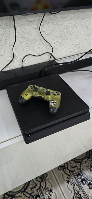 Playstation 4 sotiladi. Продаю