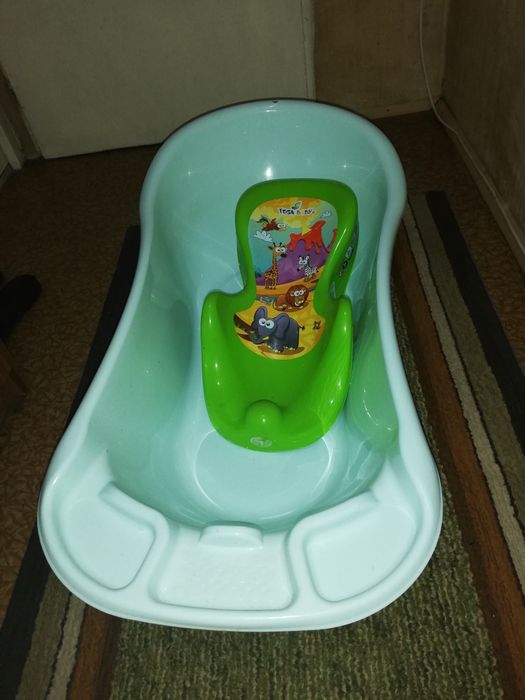 Корито и поставка за сядане на бебе