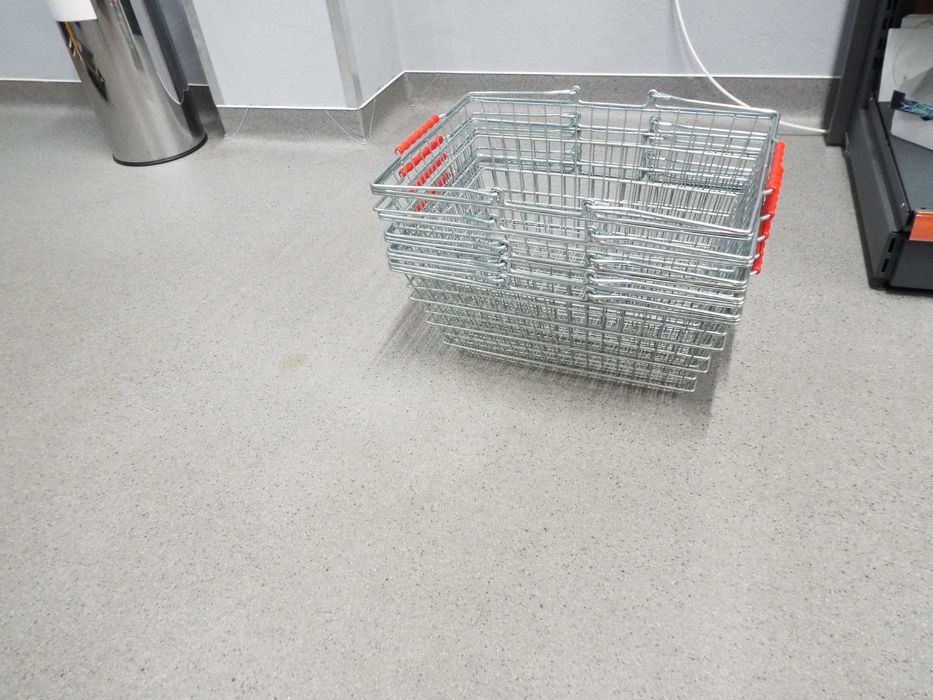 vand 5 cosuri metalice pt cumparaturi magazin,super market pret 500ron