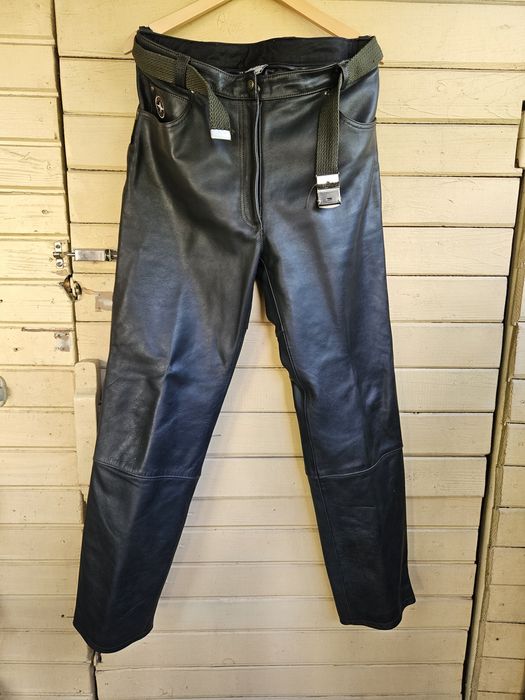 Pantaloni din piele calitate deosebita