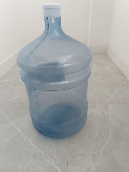 Продам Бутылки 19л пустые