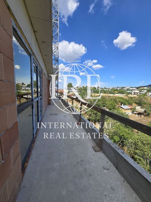 Продава се Двустаен апартамент в Варна, Изгрев - 93 кв.м за 1183 €/кв.м - Снимка #5