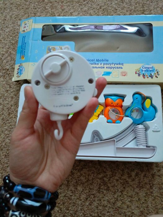 Продам мобиль на манеж