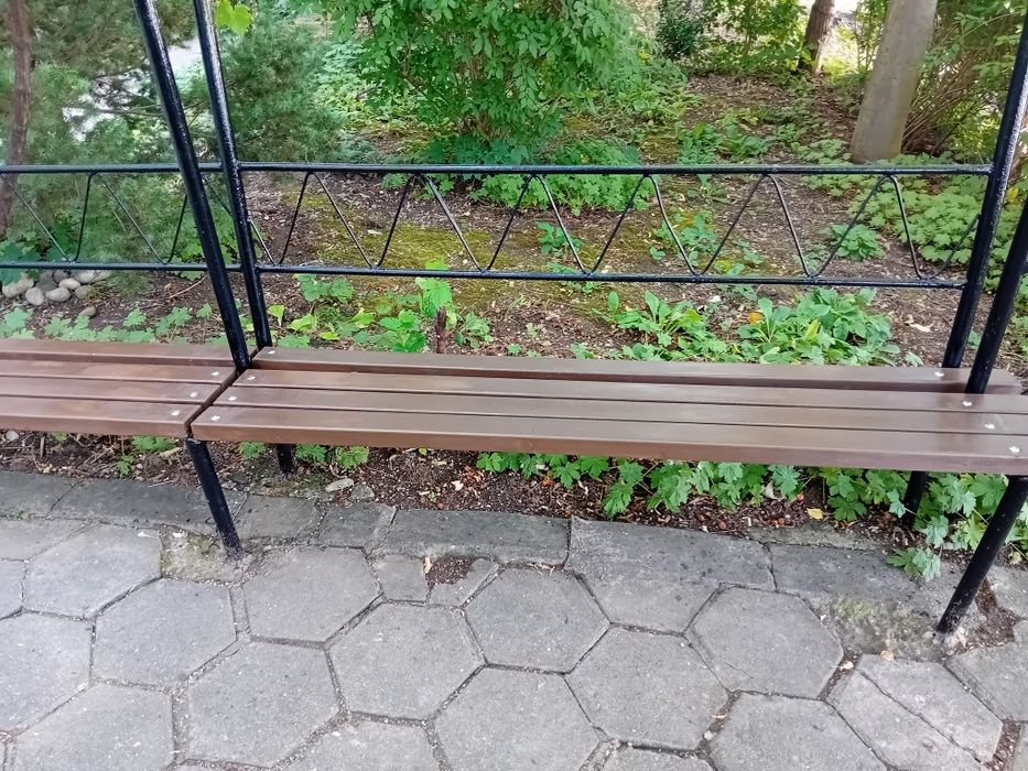 Метално дървени пейки