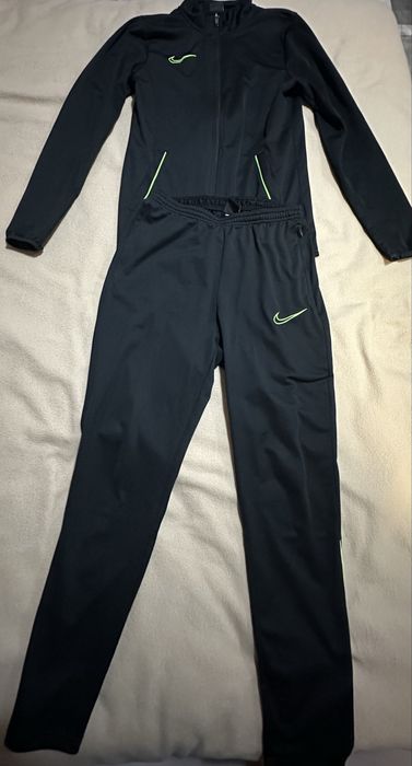 Nike спортен екип