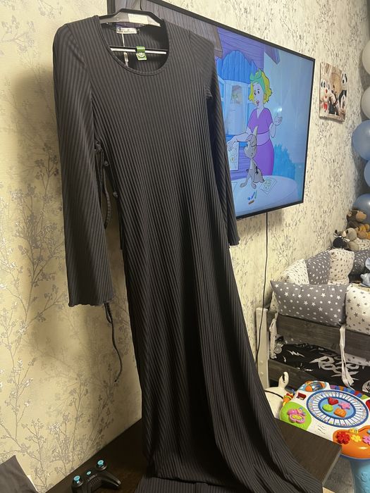 Платья новые размер 42