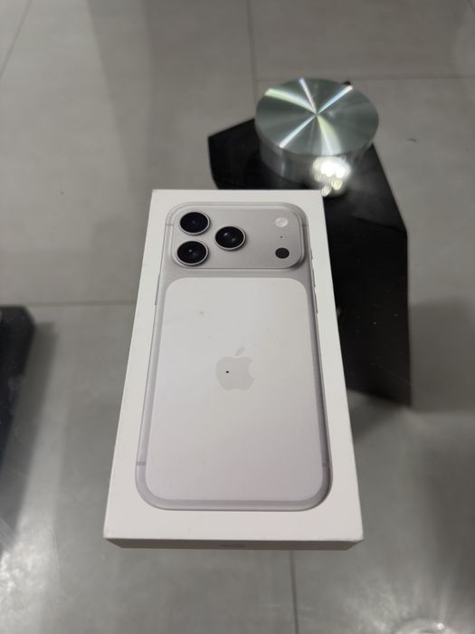 iPhone 17 Pro silver 256GB • NOU / SIGILAT • garantie 12 luni •