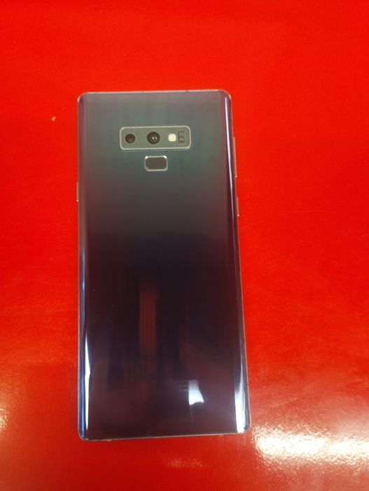 Продаётся телефон Samsung not 9в в хорошем состояние