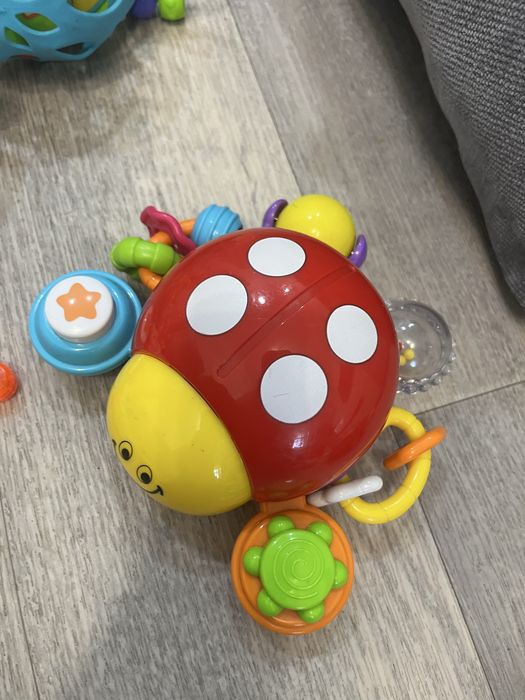 Продаю игрушки для малышей
