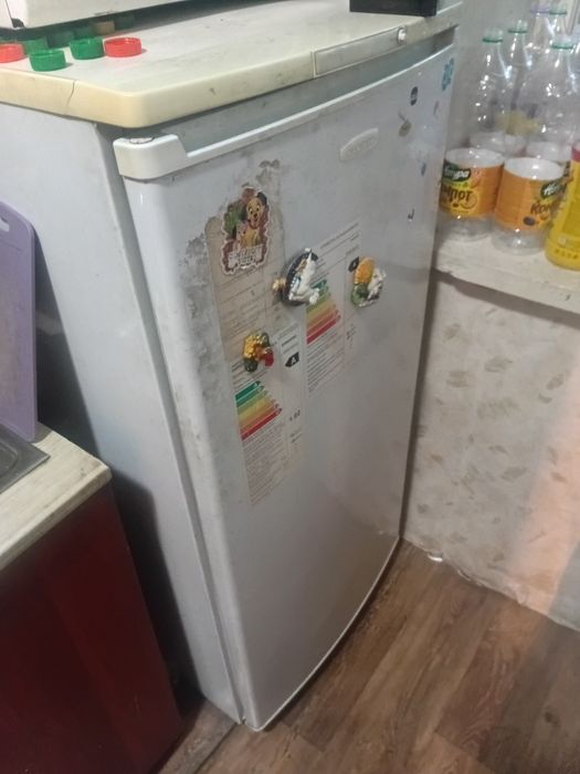 Холодильник отдам даром