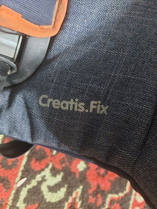 Автомобильное кресло