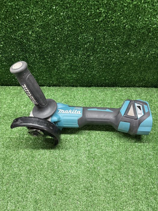 Безчетков ъглошлайф с регулаж на оборотите Makita DGA511