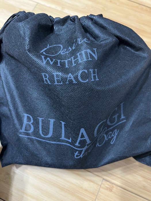 Geanta cu banduliera, Bulaggi