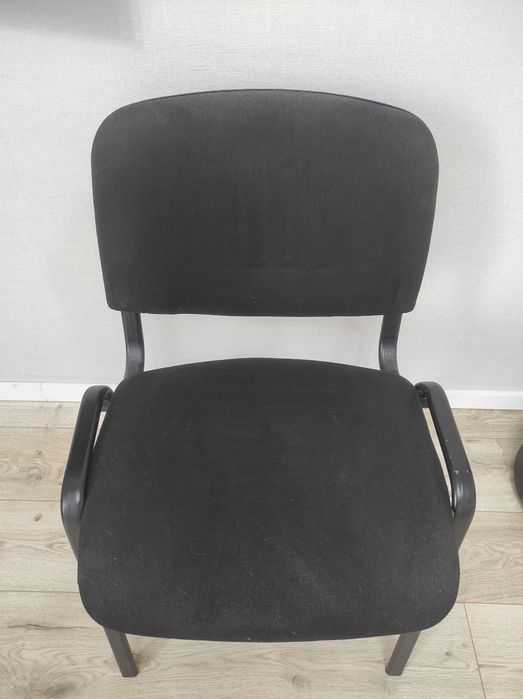 Стулья (красный, черный)