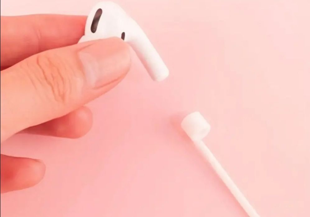 Чтобы наушники эйрподс airpods не терялись.