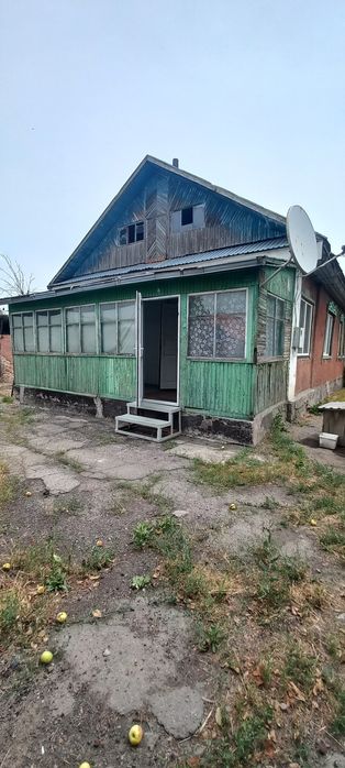 Продам дом с ровным участком