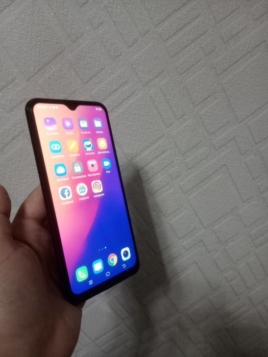 Продам  телефон vivo Y12