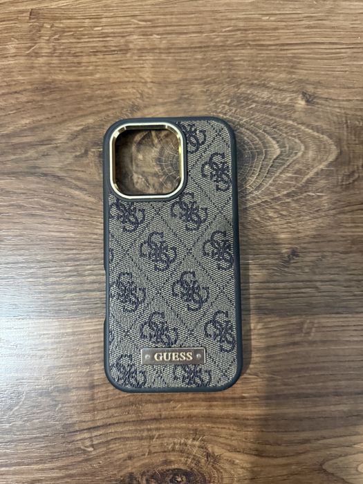 Husa guess iphone 16 pro
