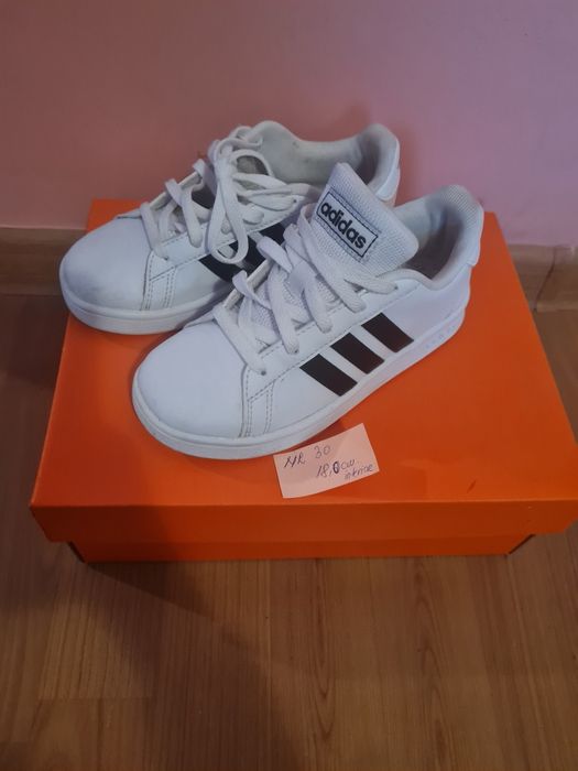 Adidasi originali