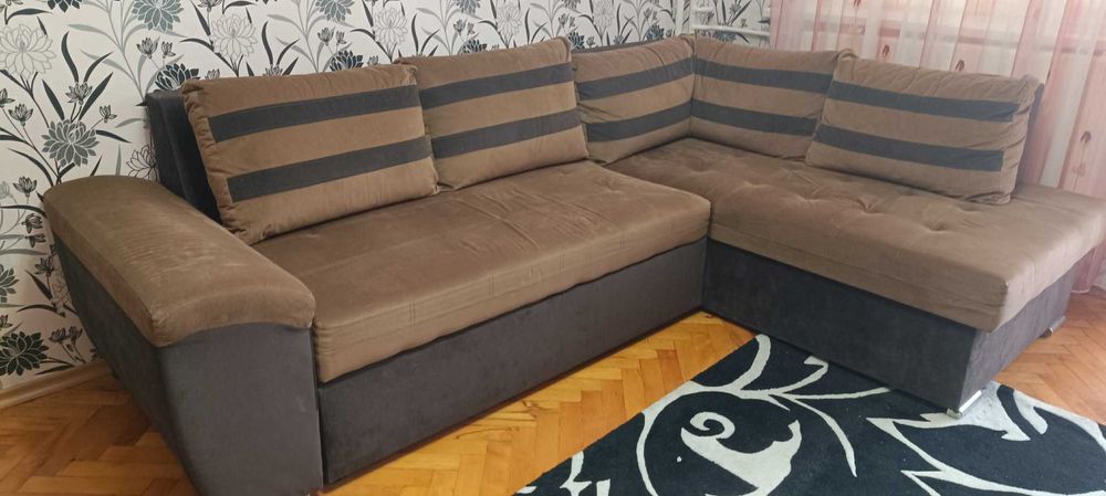 Елегантен ъглов диван с функция сън (десен ъгъл)