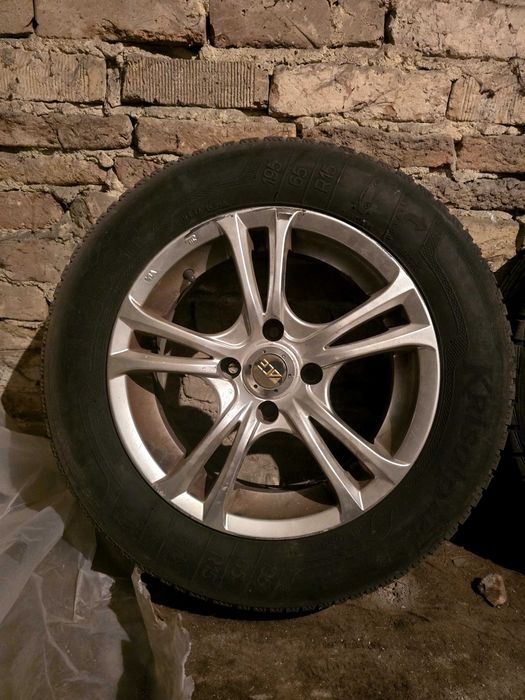 Джанти с гуми 17ки от пежо