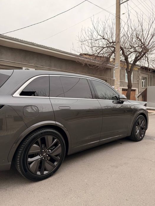 Lixiang Li 7 Ultra 2024 Мокрый асфальт пробег 28000