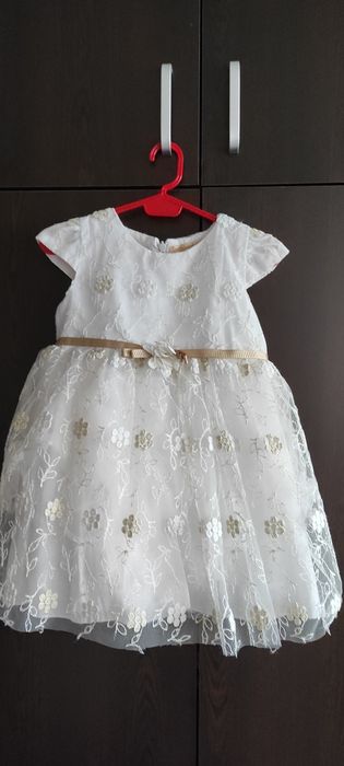 Страхотна бяла рокля