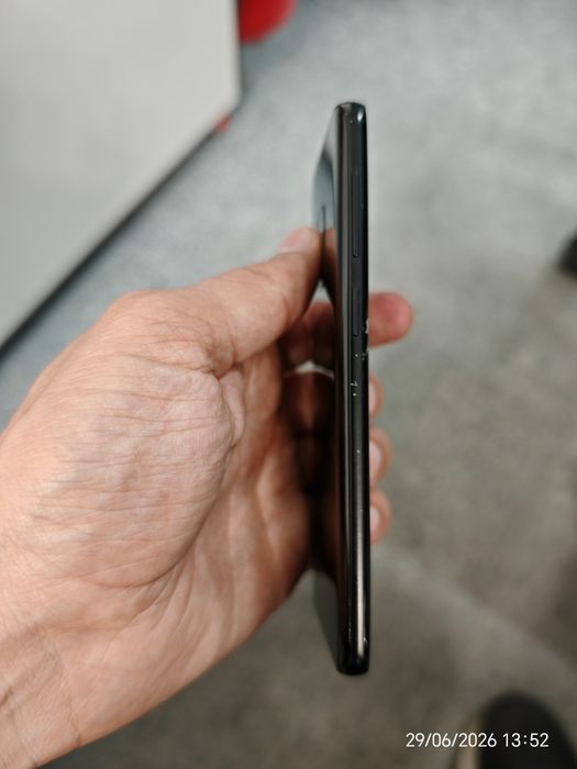 Продавам Телефон Samsung S9 за Части!!!