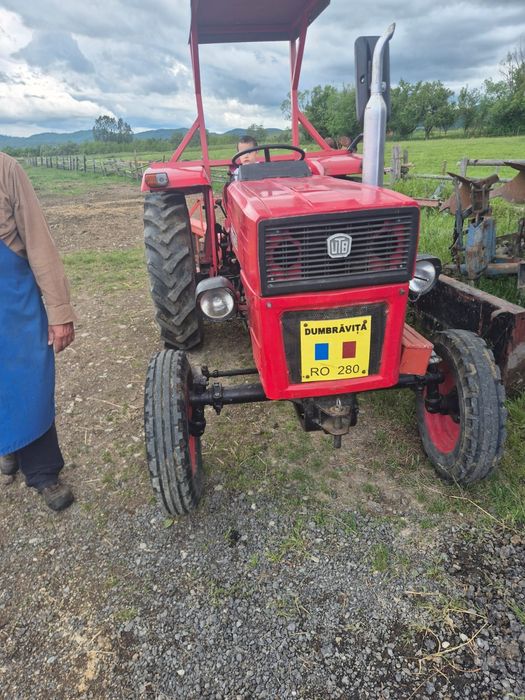 Vând tractor utb 445